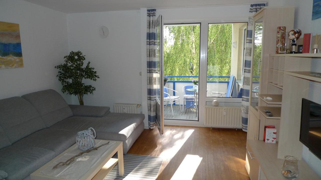 Aquamarin - Charmantes Appartement Mit Balkon Rostock Exterior photo